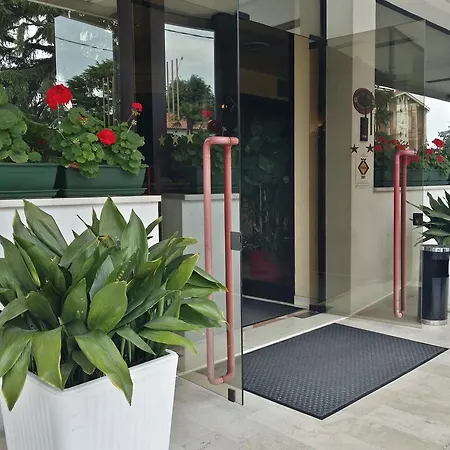 Raffaello Hotel 3*